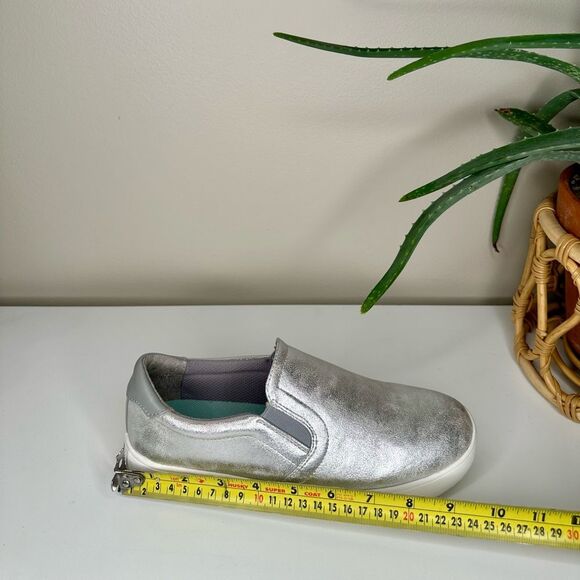 Dr. Scholl’s Madison Party Metallic Silver Slip-On Sneakers Women’s 7.5M - Picture 8 of 9